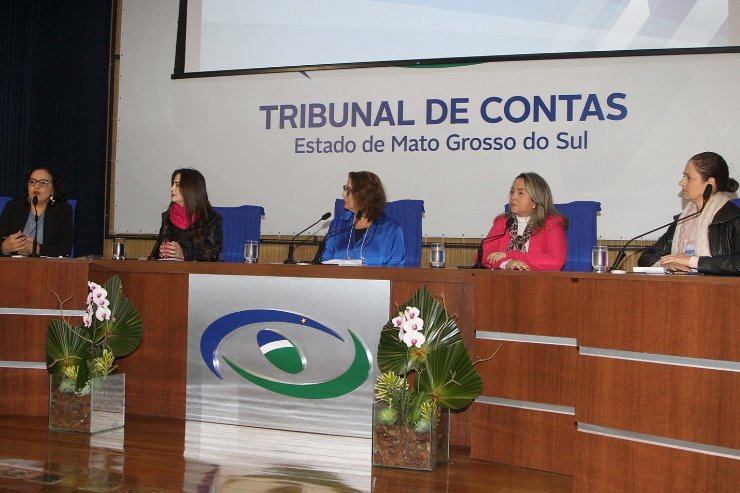 Mulheres na Política marcam segundo dia do Encontro das Escolas do Legislativo