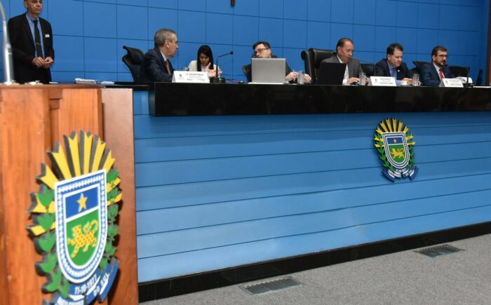 Deputados aprovam três projetos na sessão desta quinta-feira