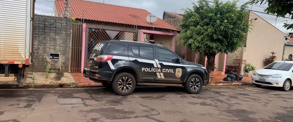 Após denúncia de tráfico de drogas, casal é preso e dois são resgatados de suposto cárcere privado