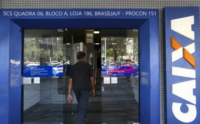 Caixa libera abono salarial para nascidos em setembro e outubro