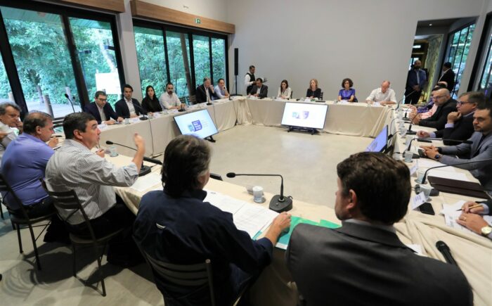 Riedel reforça diretrizes do governo e foco no atendimento à população