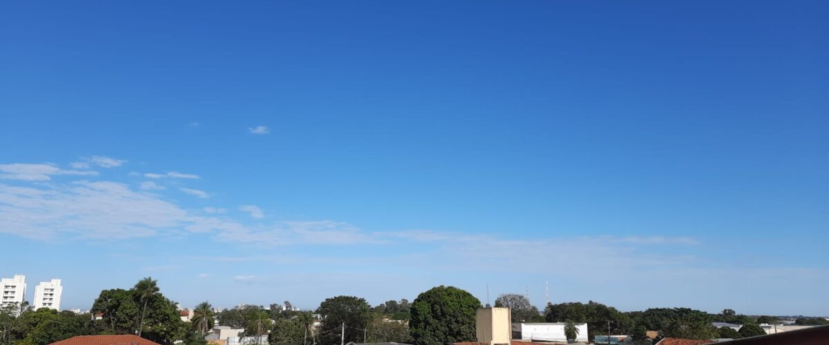 Previsão de dia seco e céu limpo nesta quarta-feira