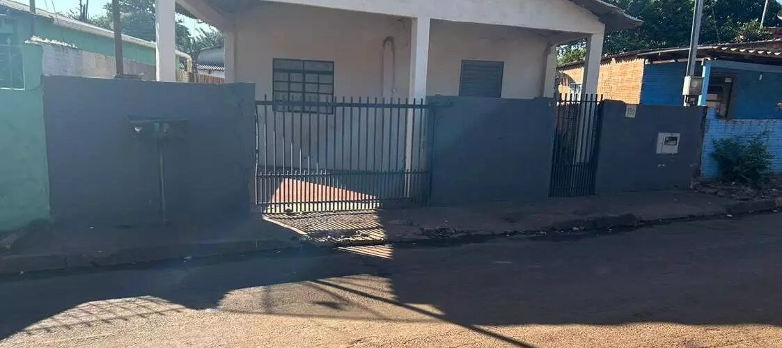 Homem morre esfaqueado após invadir casa do atual de ex