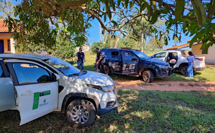 Criança entrega carta em escola com pedido de ajuda e mãe é resgatada de cárcere privado