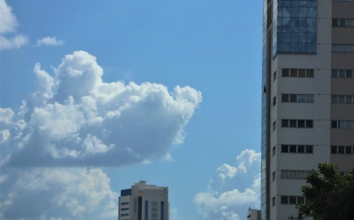 Segunda-feira será de sol com temperaturas amenas na capital