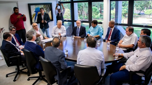 Assomasul assina termo de parceria com TCE-MS para fortalecer o programa do direito da primeira infância