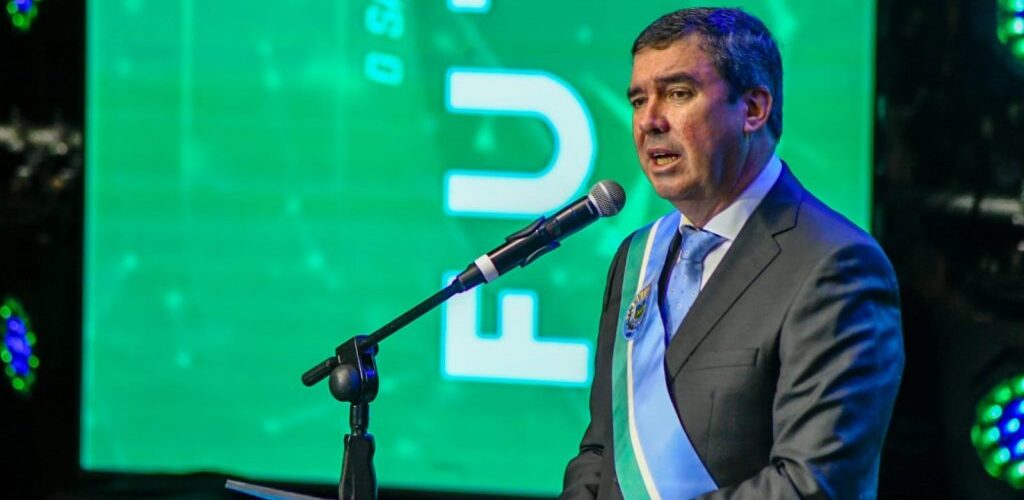 Governador Eduardo Riedel tem 80% de aprovação na gestão, segundo pesquisa