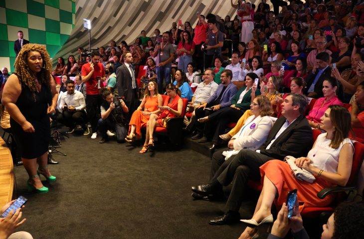 Encontro de Gestoras Municipais de Políticas Públicas para Mulheres, inicia ações do Agosto Lilás