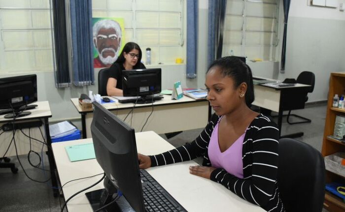 Semed convoca assistentes de secretaria e assistentes educacionais inclusivos