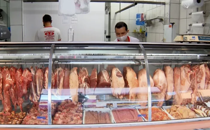 Procon encontra variação de 290% no preço da carne na capital