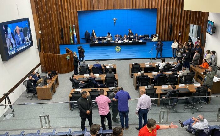 Deputados estaduais aprovam três projetos de lei nesta quinta-feira