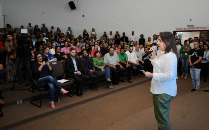 Prefeitura da capital anuncia concurso público para professores, edital será lançado ainda esse mês