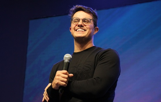 Fim de semana tem show do Grupo Acaba, Laricas Cultural, Deive Leonardo, e 1 ano da Feira do Bosque