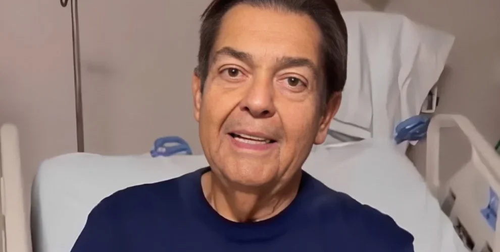 Faustão é extubado e respira sem auxílio de aparelhos, diz boletim médico