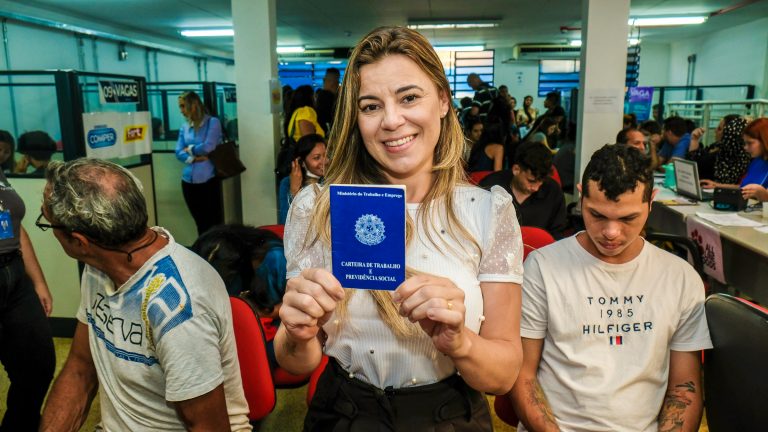 Funsat anuncia mais de 2 mil vagas de emprego em 205 funções nesta quarta-feira