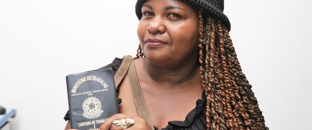 Com oportunidades de açougueiro a garçom, Funsat oferta mais de 2 mil vagas na capital