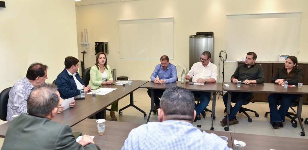 Liderando o debate na Assomasul, prefeita Adriane Lopes busca alternativas para a queda de receitas dos municípios de MS