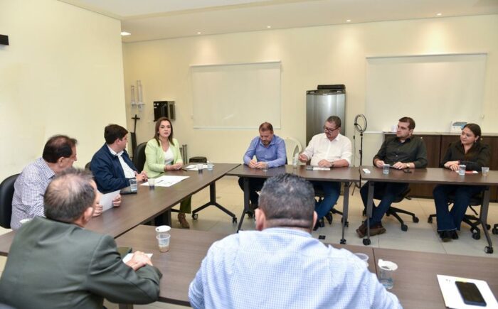 Liderando o debate na Assomasul, prefeita Adriane Lopes busca alternativas para a queda de receitas dos municípios de MS