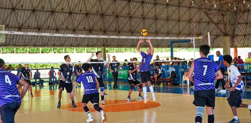 Estadual Sub-15 de Vôlei reúne 31 equipes nesta quinta-feira na capital