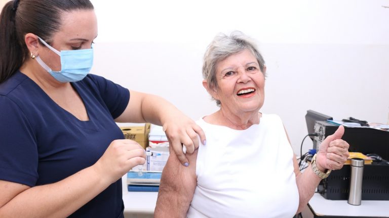 Campo Grande abre três unidades de saúde no feriado prolongado para vacinação