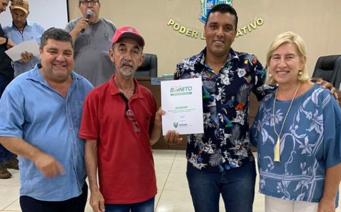 Agehab entrega 80 Títulos de Regularização Fundiária no município de Bonito