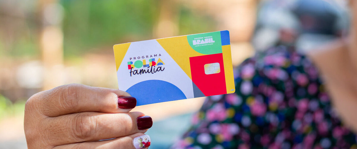 Caixa conclui pagamento do novo do Bolsa Família de novembro