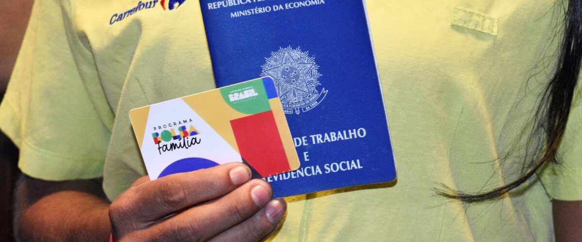 Caixa paga novo Bolsa Família a beneficiários com NIS de final 9