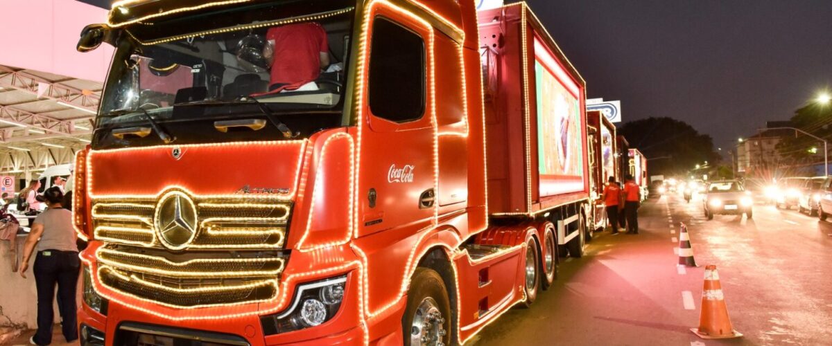 Caminhão de Natal da Coca-Cola faz parada na Cidade do Natal nesta quinta-feira
