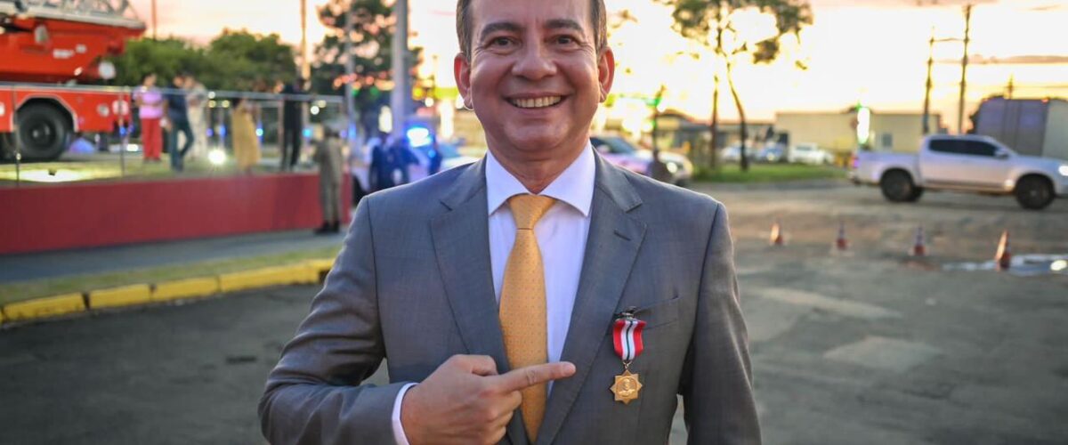 Corpo de Bombeiros homenageia vereador Villasanti com Medalha Imperador Dom Pedro II