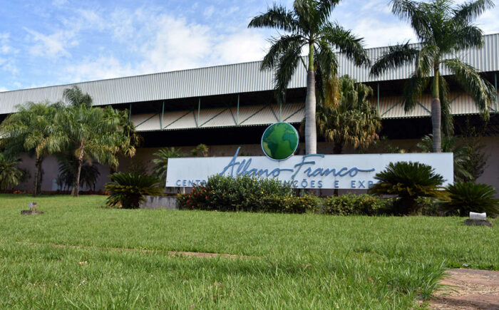 Confira quais locais que abrem e fecham neste fim de ano