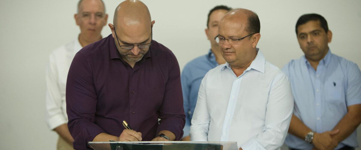 Barbosinha inaugura sistema para segurança hídrica e abastecimento e anuncia reformas em escolas de MS