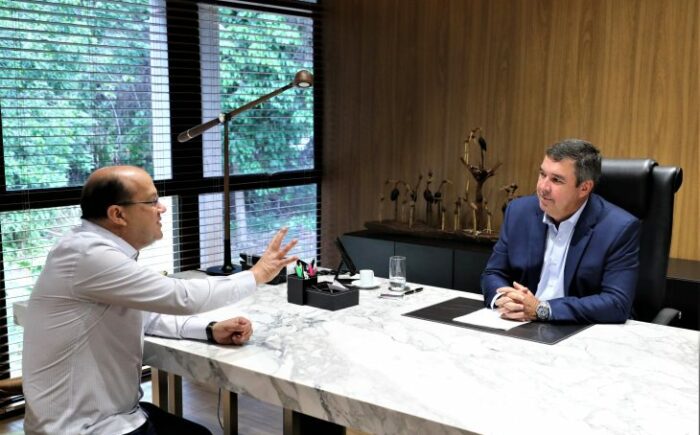 Riedel retorna das férias e reconhece atuação do vice-governador Barbosinha