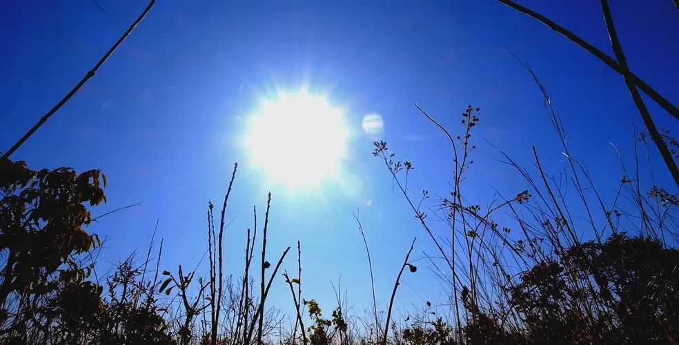 Previsão de sol e possibilidade de chuvas para este sábado em MS