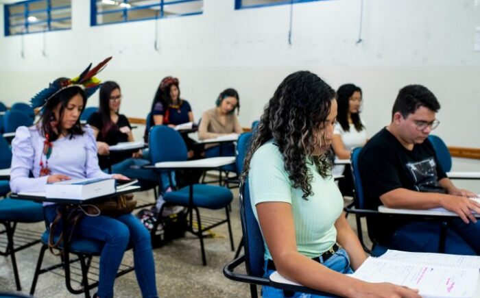 Começa hoje prazo de inscrições para programa do Governo de MS que paga salário mínimo para estudantes