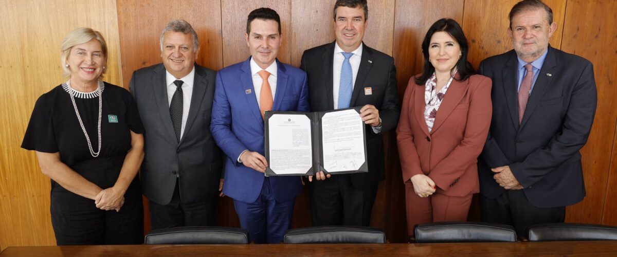 Governo de MS define investimentos e confirma construção de 134 casas em Ivinhema