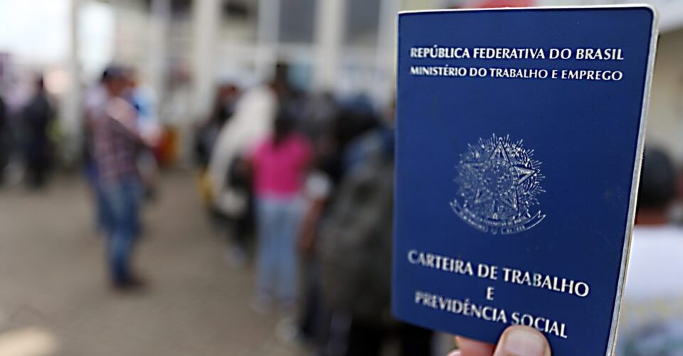 Funsat encerra a semana com 2,1 mil vagas de emprego em mais de 300 empresas na Capital