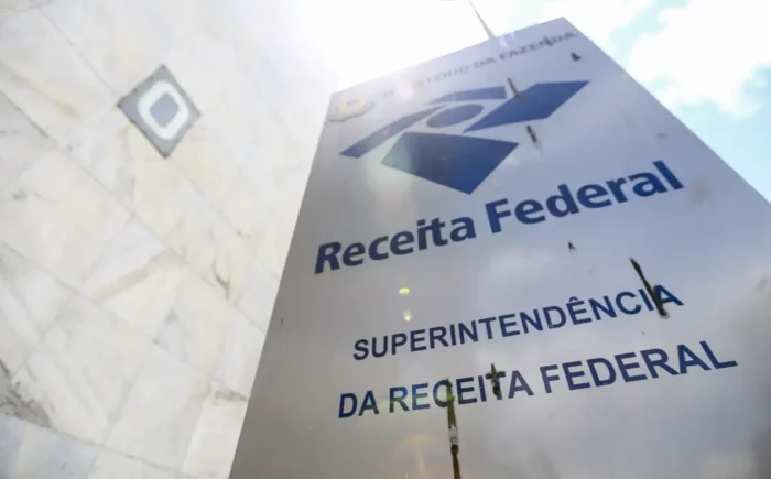 Receita paga nesta quinta-feira restituições de lote residual do IRPF