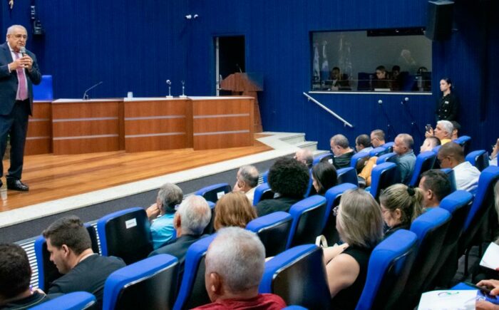 Projeto Primeira infância ganha destaque em seminário de vereadores