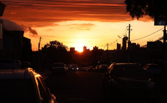 Onda de calor segue no final de semana e sexta-feira é marcada por altas temperaturas