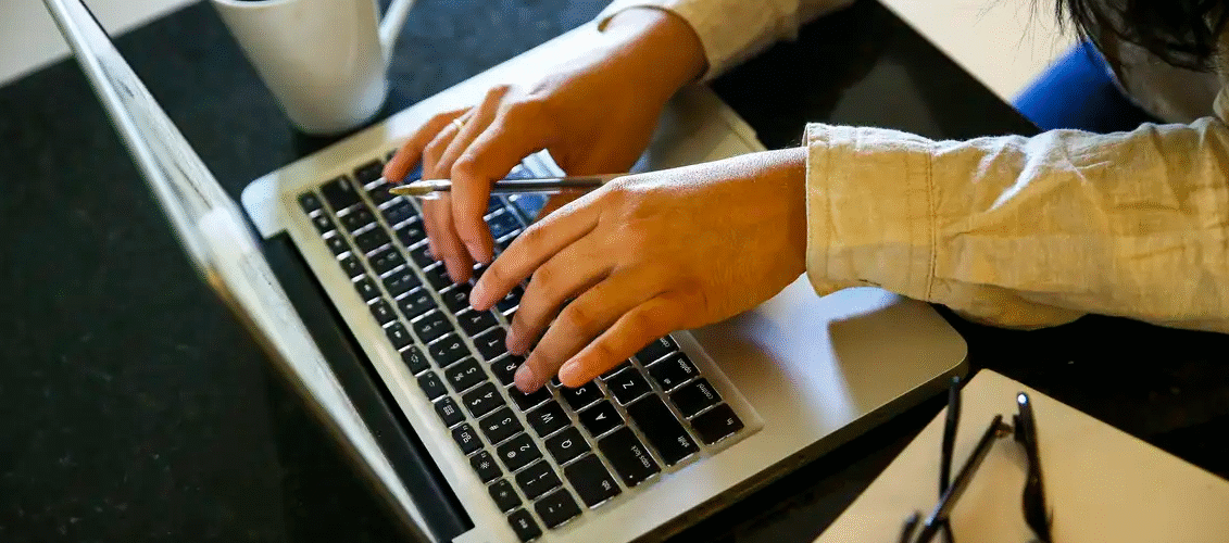 Mulheres recebem 19,4% a menos que os homens, diz relatório do MTE