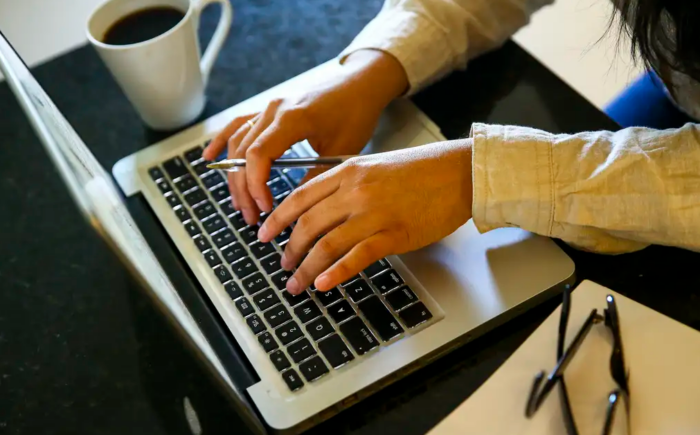 Mulheres recebem 19,4% a menos que os homens, diz relatório do MTE