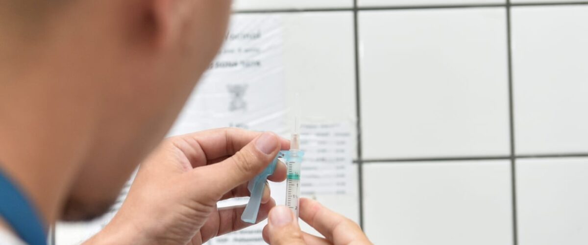 Vacinação contra a Dengue é ampliada para público de até 14 anos neste sábado
