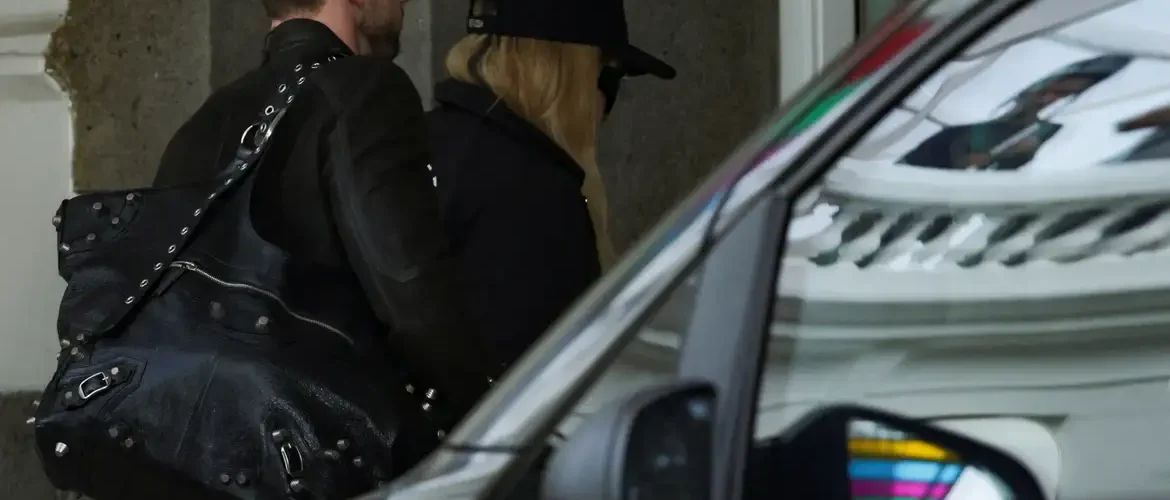 Madonna chega ao Rio para show de sábado na praia