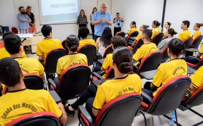 Jovens aprendizes têm a oportunidade do primeiro emprego no TCE-MS