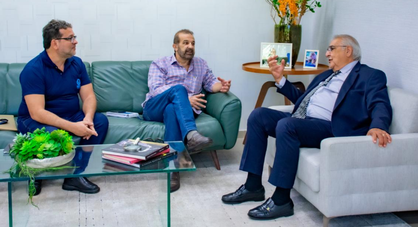 TCE-MS recebe visita de presidente do Sindicato dos Engenheiros