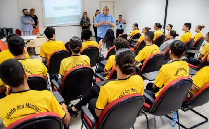 Jovens aprendizes têm a oportunidade do primeiro emprego no TCE-MS