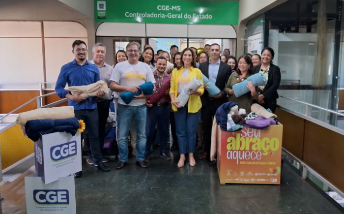 Servidores da CGE-MS se mobilizam em prol da campanha ‘Seu Abraço Aquece: doe calor e faça o bem’