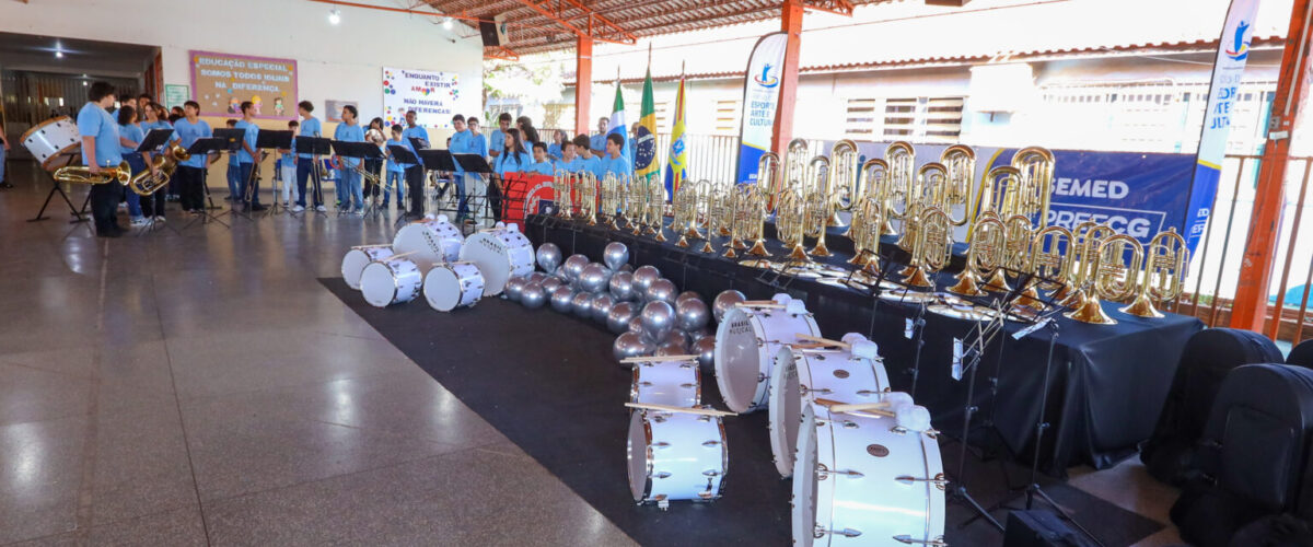 Escolas da Reme recebem instrumentos novos para bandas de fanfarras