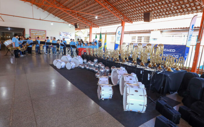Escolas da Reme recebem instrumentos novos para bandas de fanfarras