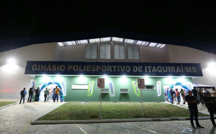 Primeiro ginásio poliesportivo de Itaquiraí é inaugurado com investimento do Governo do Estado